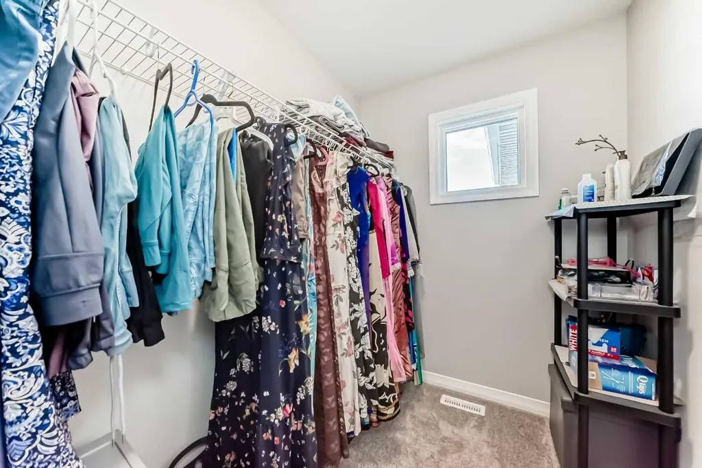 615 Kingsmere Way SE Airdrie AB T4A0X9