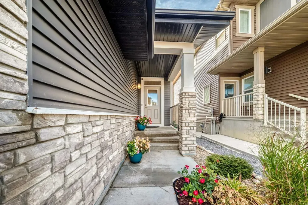 615 Kingsmere Way SE Airdrie AB T4A0X9