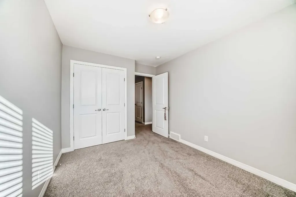 615 Kingsmere Way SE Airdrie AB T4A0X9