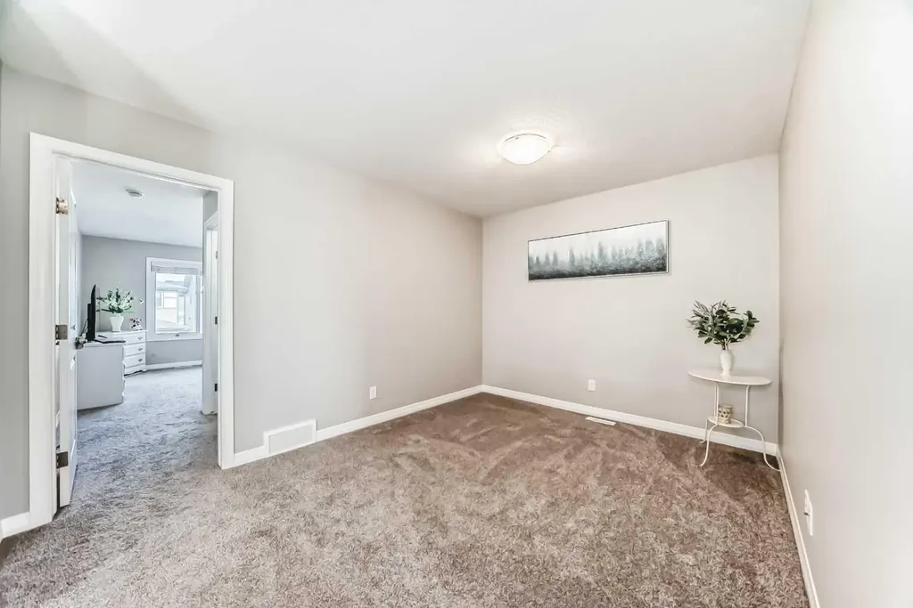 615 Kingsmere Way SE Airdrie AB T4A0X9