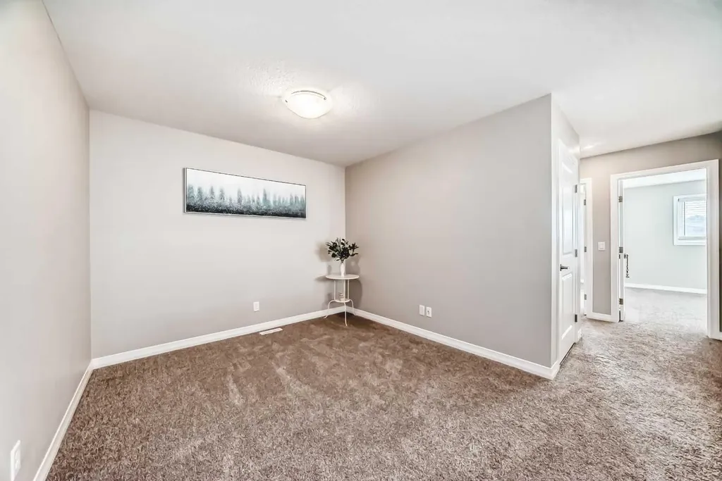 615 Kingsmere Way SE Airdrie AB T4A0X9