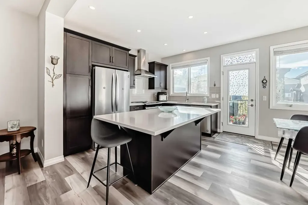 615 Kingsmere Way SE Airdrie AB T4A0X9