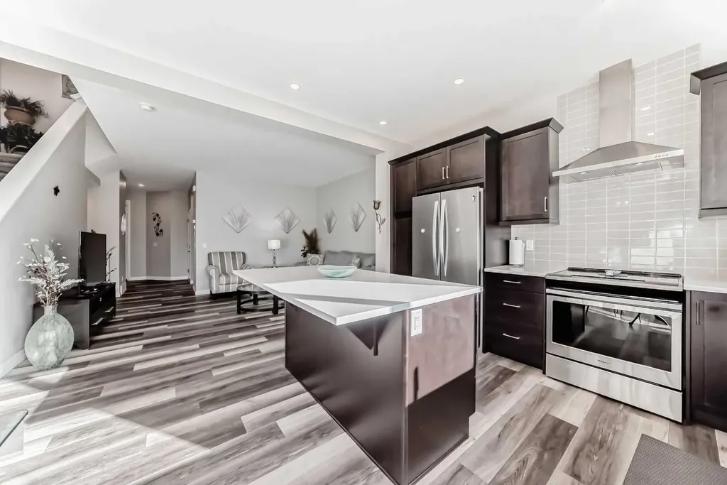 615 Kingsmere Way SE Airdrie AB T4A0X9