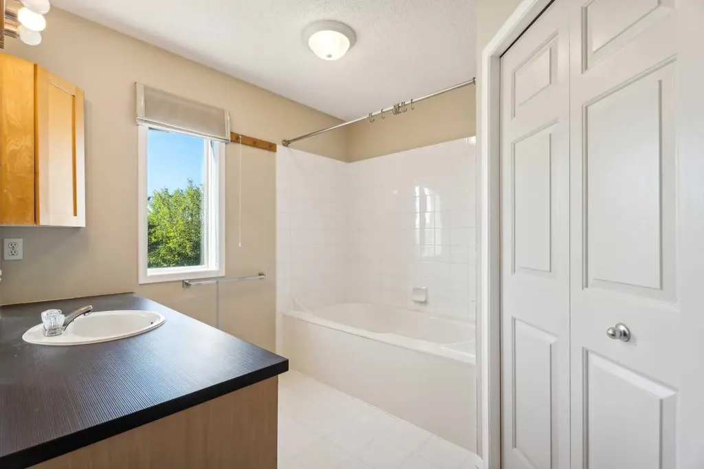73 Rocky Ridge Heath NW Calgary AB T3G 4Z7