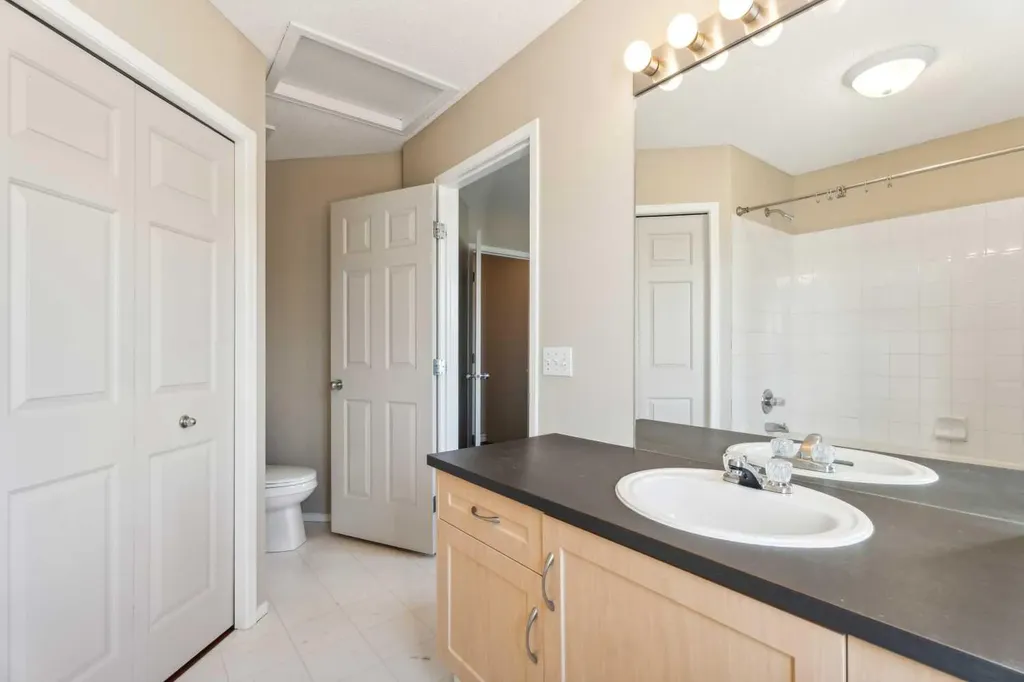 73 Rocky Ridge Heath NW Calgary AB T3G 4Z7