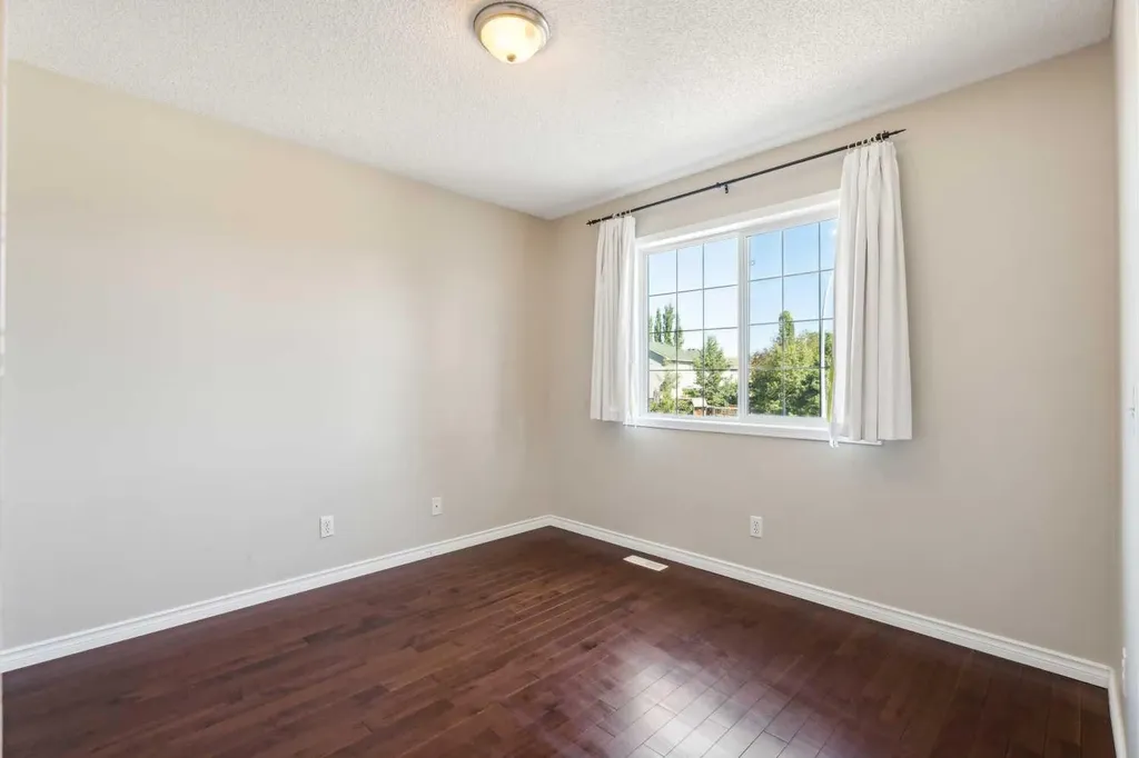 73 Rocky Ridge Heath NW Calgary AB T3G 4Z7