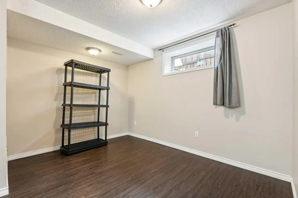 73 Rocky Ridge Heath NW Calgary AB T3G 4Z7