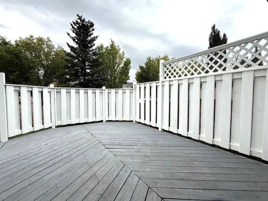 73 Rocky Ridge Heath NW Calgary AB T3G 4Z7