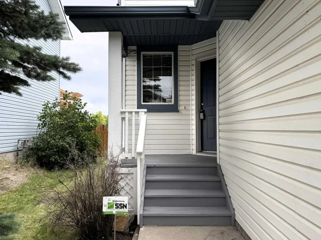 73 Rocky Ridge Heath NW Calgary AB T3G 4Z7
