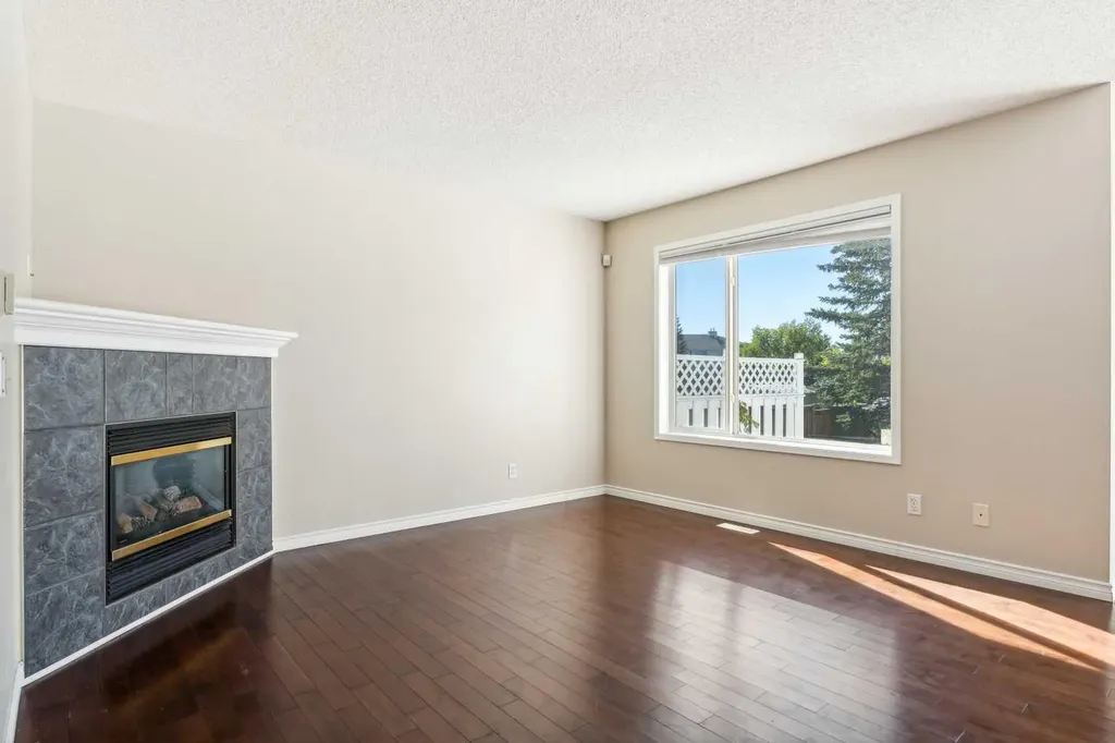 73 Rocky Ridge Heath NW Calgary AB T3G 4Z7