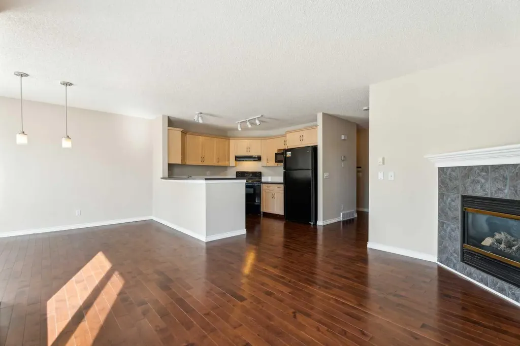 73 Rocky Ridge Heath NW Calgary AB T3G 4Z7