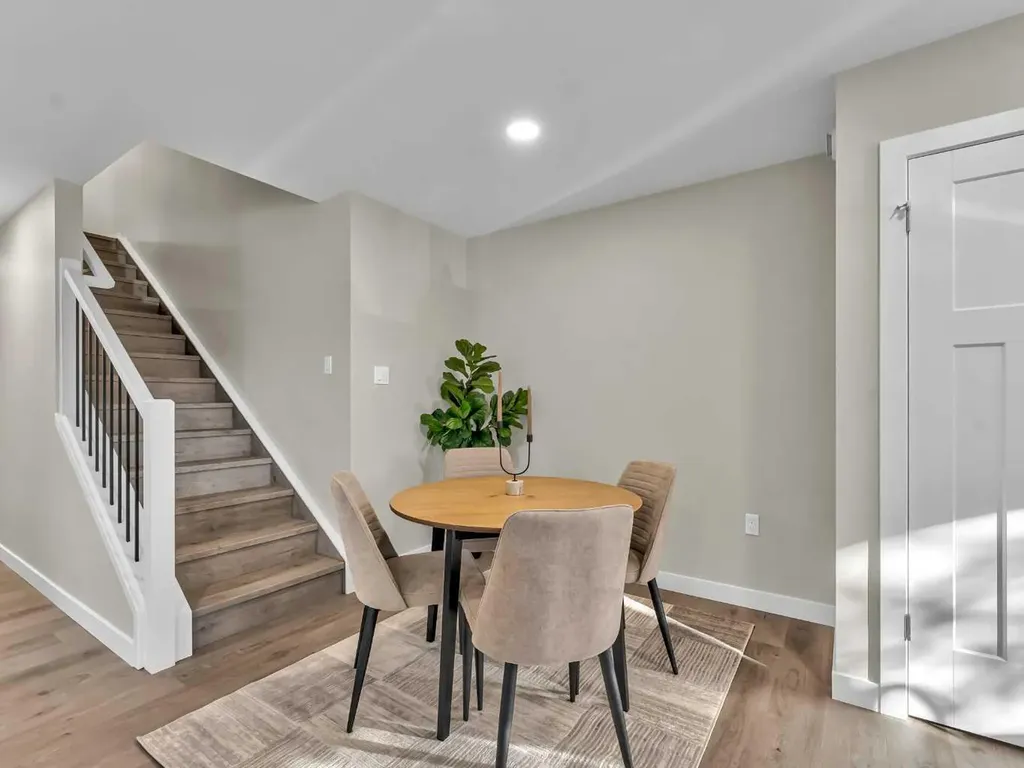 216 2 Street NW Medicine Hat AB T1A6J5