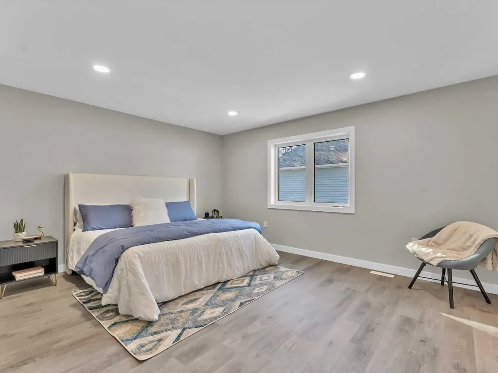216 2 Street NW Medicine Hat AB T1A6J5