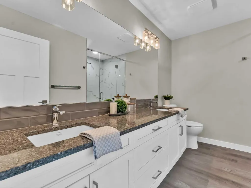 216 2 Street NW Medicine Hat AB T1A6J5