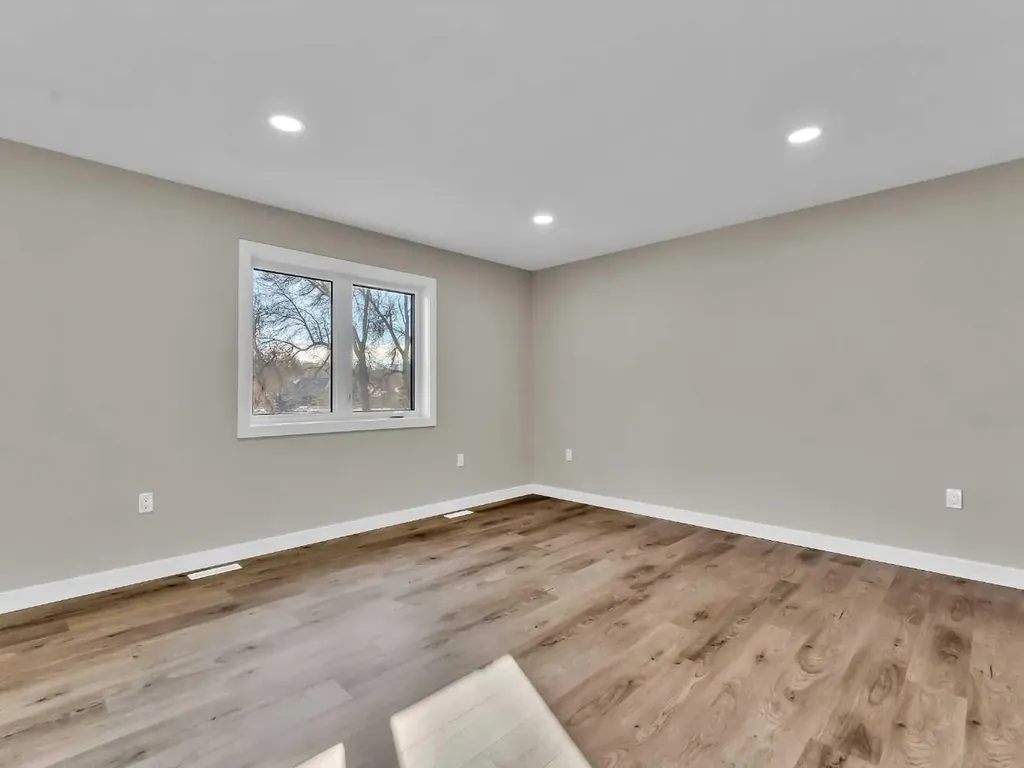 216 2 Street NW Medicine Hat AB T1A6J5