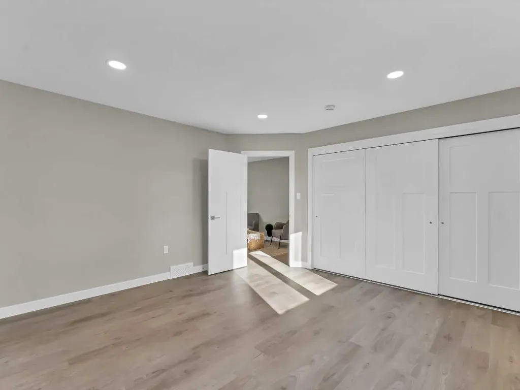 216 2 Street NW Medicine Hat AB T1A6J5