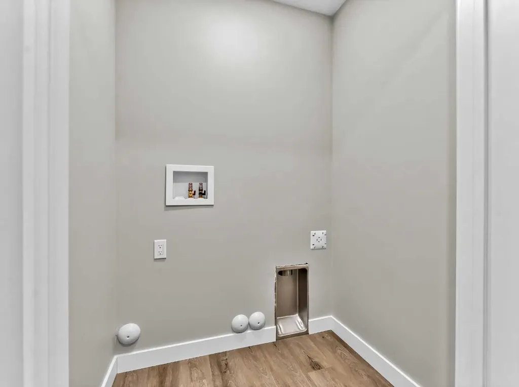 216 2 Street NW Medicine Hat AB T1A6J5
