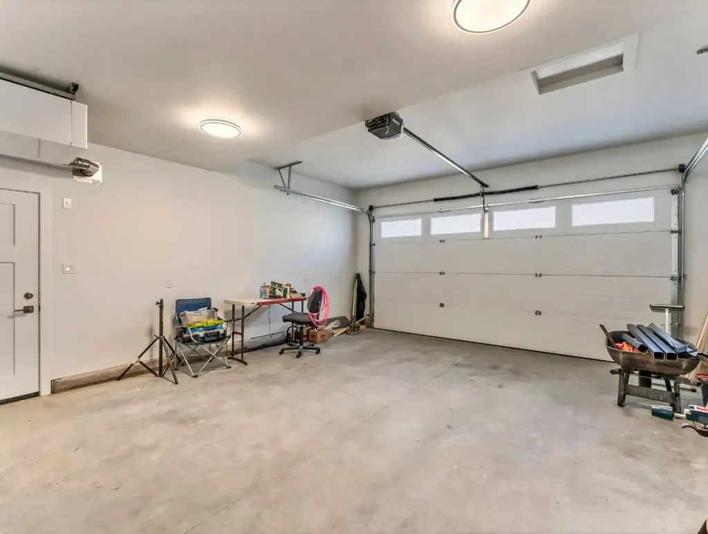 216 2 Street NW Medicine Hat AB T1A6J5