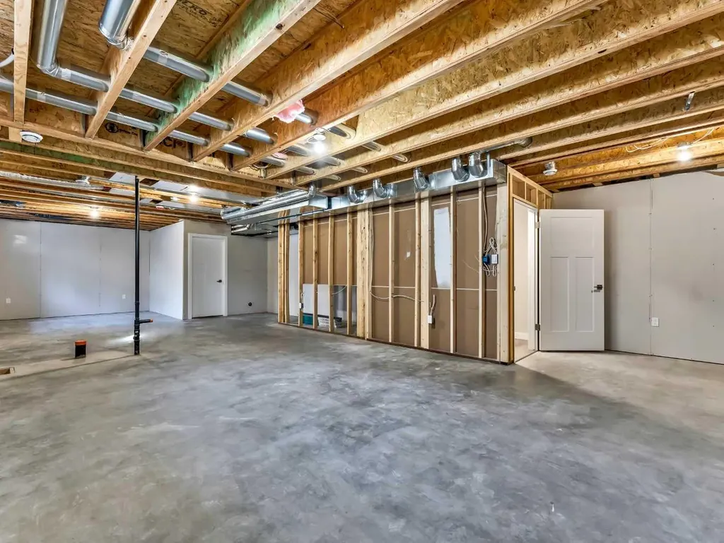 216 2 Street NW Medicine Hat AB T1A6J5