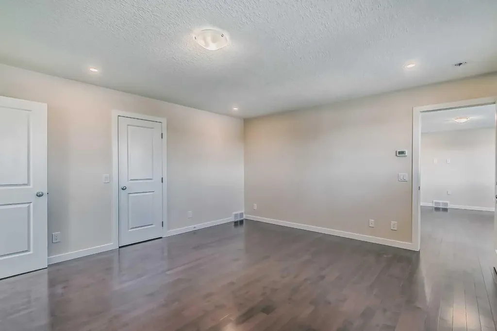 23 Cheltenham Road NW Calgary AB T2L 0M4