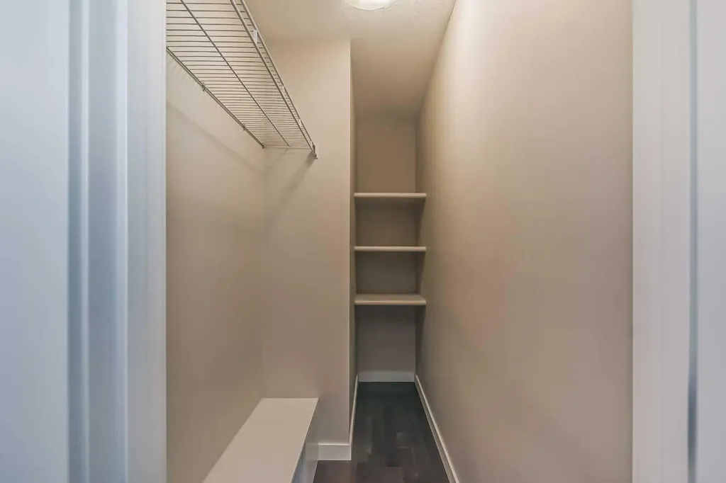 23 Cheltenham Road NW Calgary AB T2L 0M4