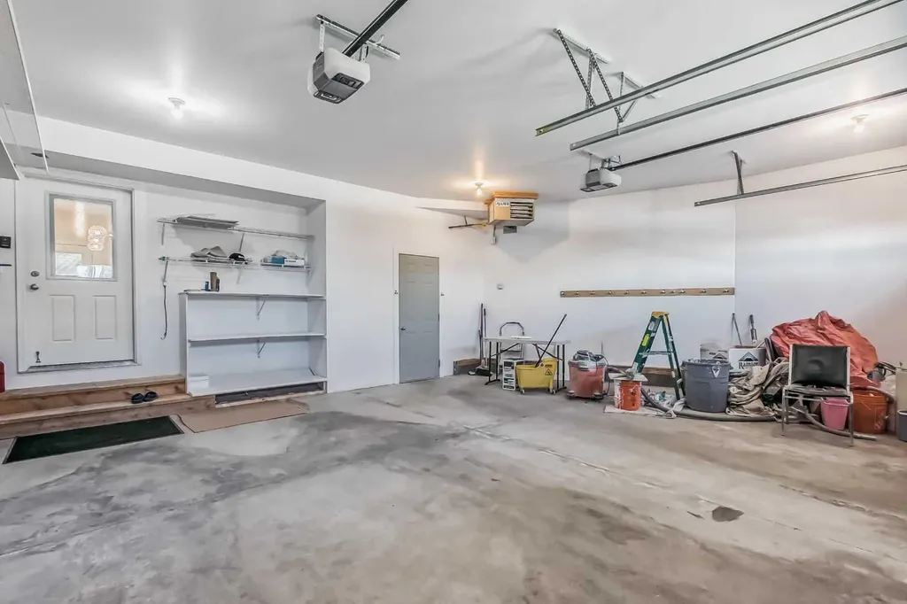 23 Cheltenham Road NW Calgary AB T2L 0M4
