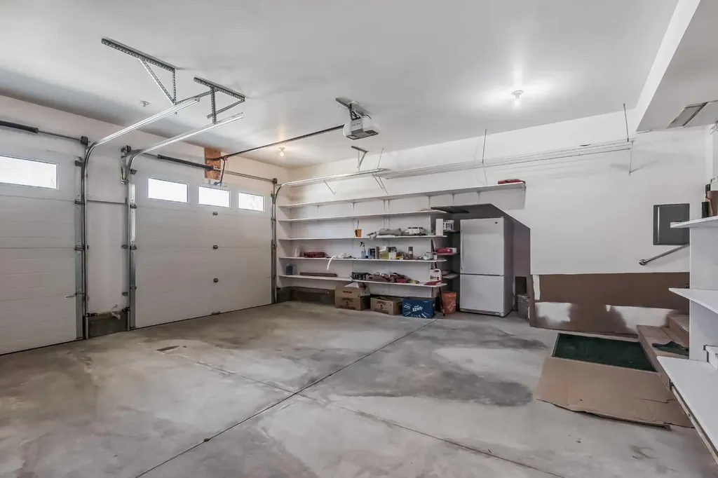 23 Cheltenham Road NW Calgary AB T2L 0M4