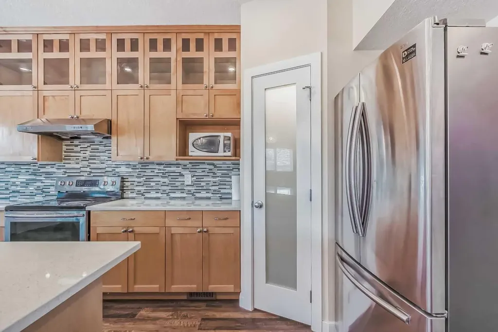 23 Cheltenham Road NW Calgary AB T2L 0M4