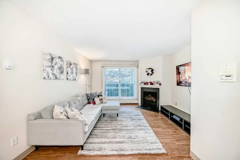 315 Southampton Drive SW Calgary AB T2W2T6