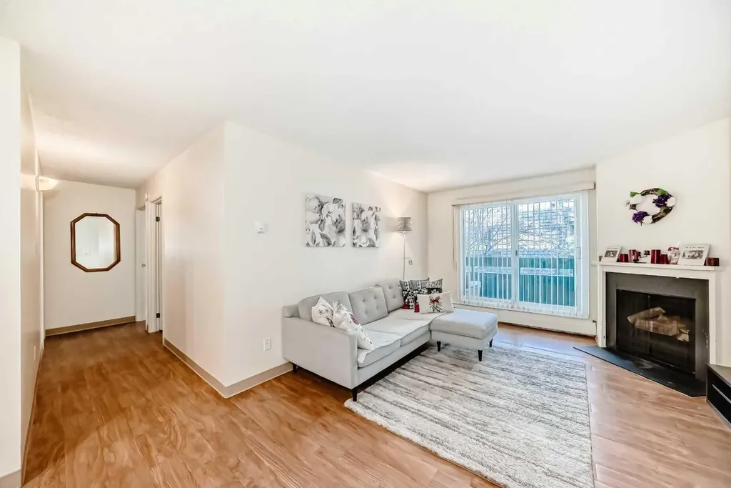 315 Southampton Drive SW Calgary AB T2W2T6