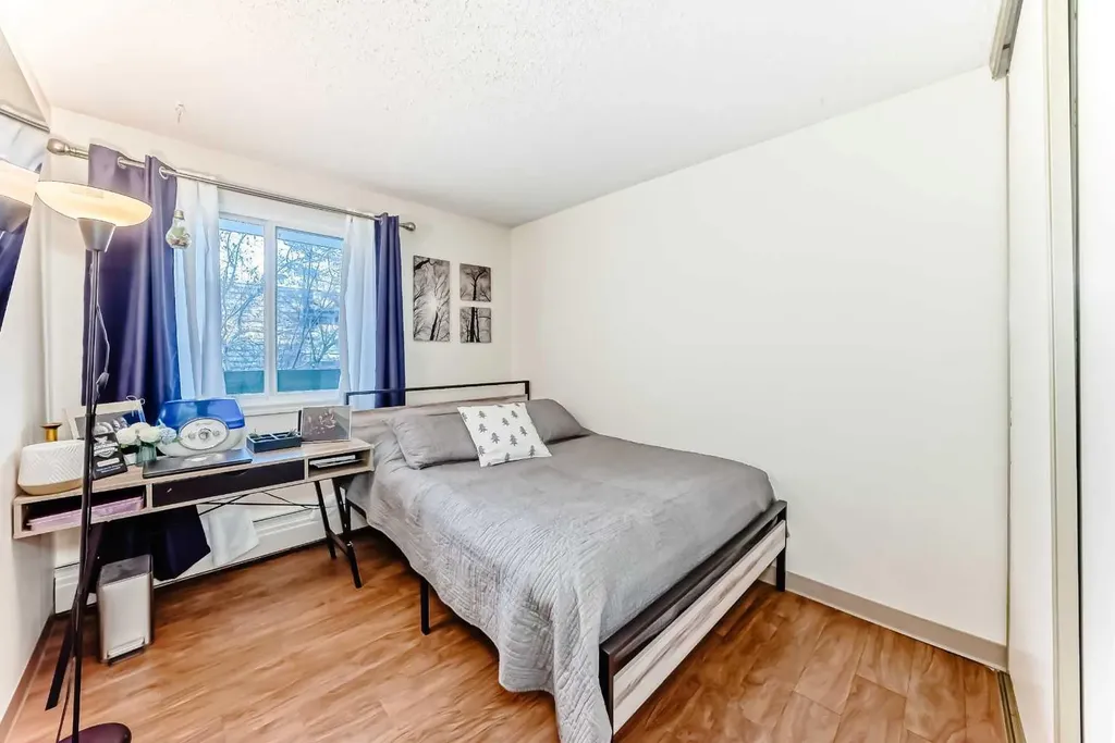 315 Southampton Drive SW Calgary AB T2W2T6