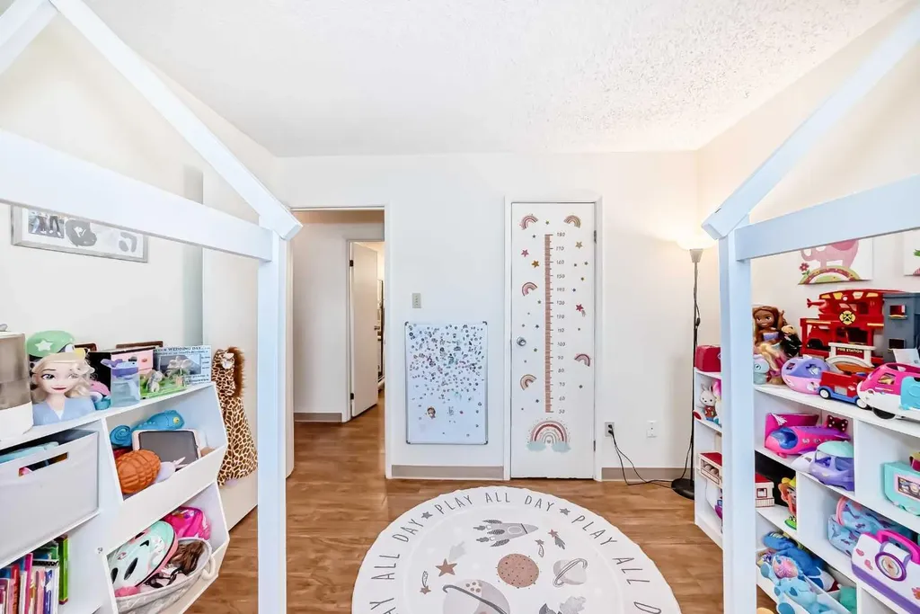 315 Southampton Drive SW Calgary AB T2W2T6