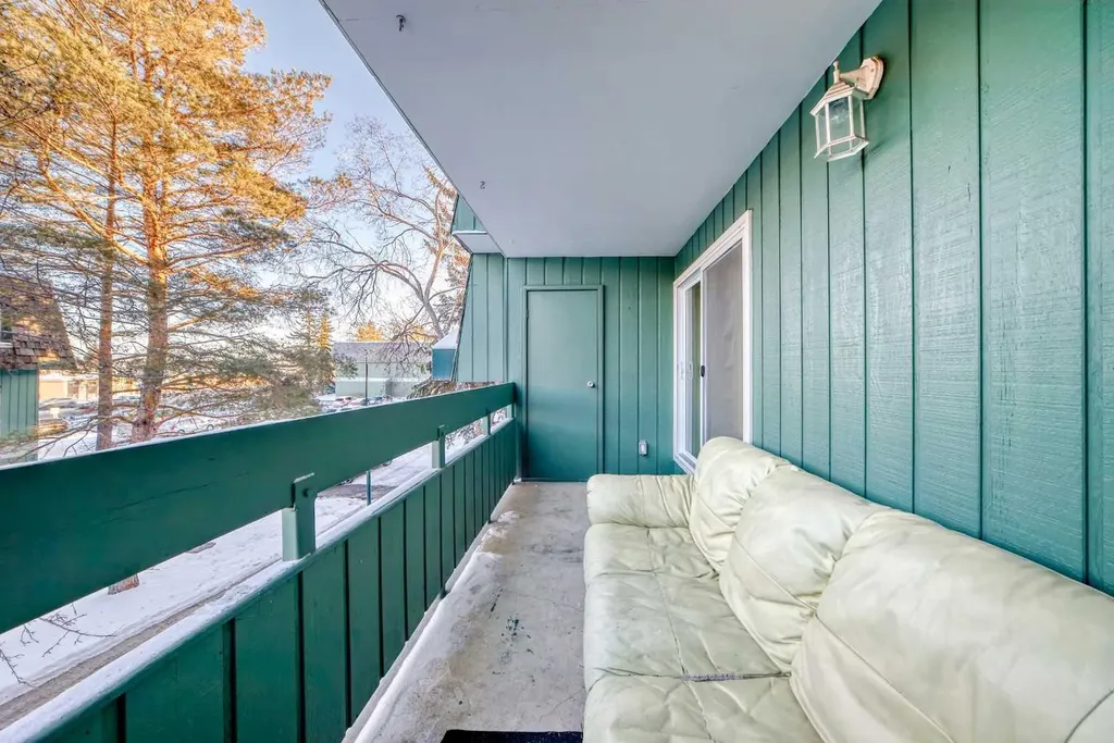 315 Southampton Drive SW Calgary AB T2W2T6