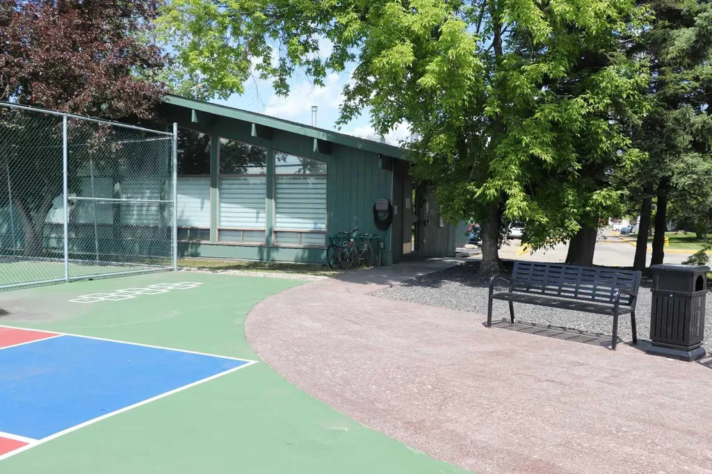 315 Southampton Drive SW Calgary AB T2W2T6