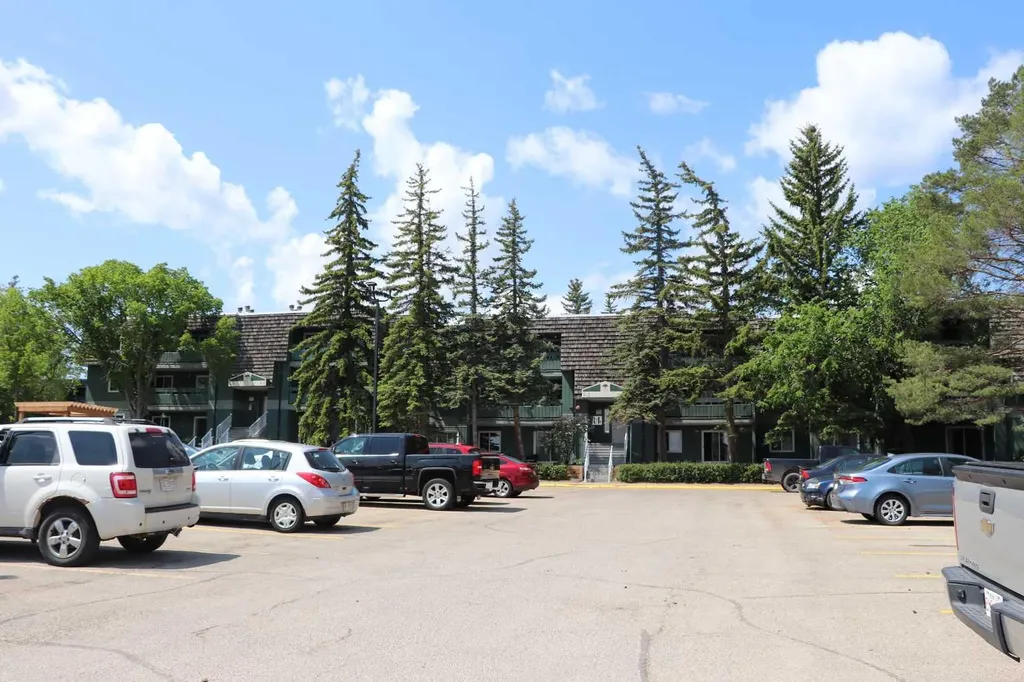 315 Southampton Drive SW Calgary AB T2W2T6