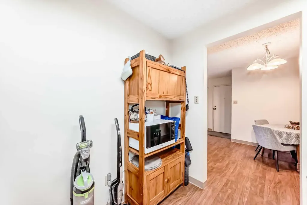315 Southampton Drive SW Calgary AB T2W2T6