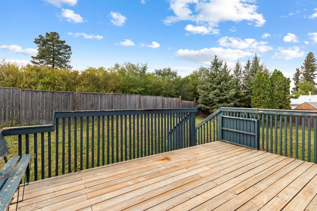 110 Pleasant Drive Paradise Valley AB T0B 3R0
