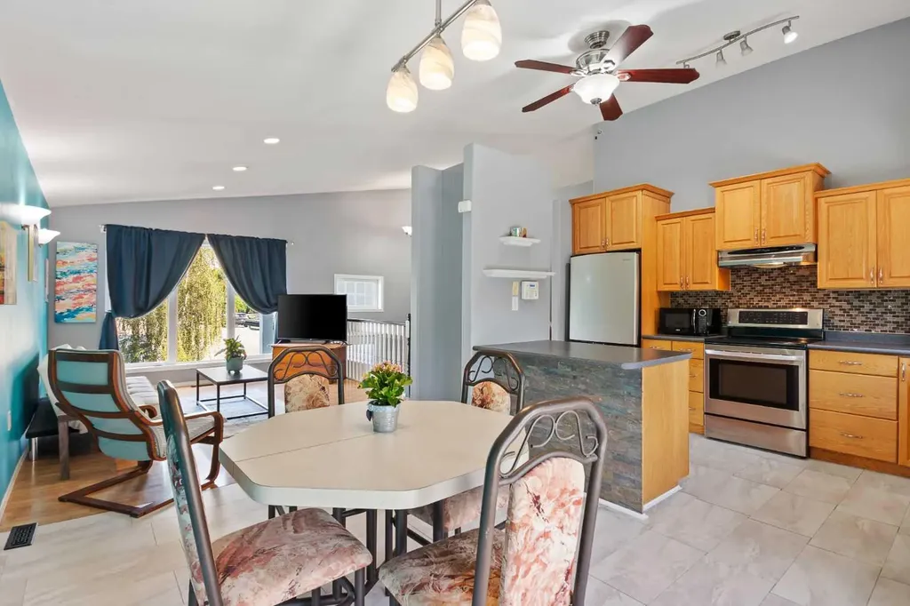 110 Pleasant Drive Paradise Valley AB T0B 3R0