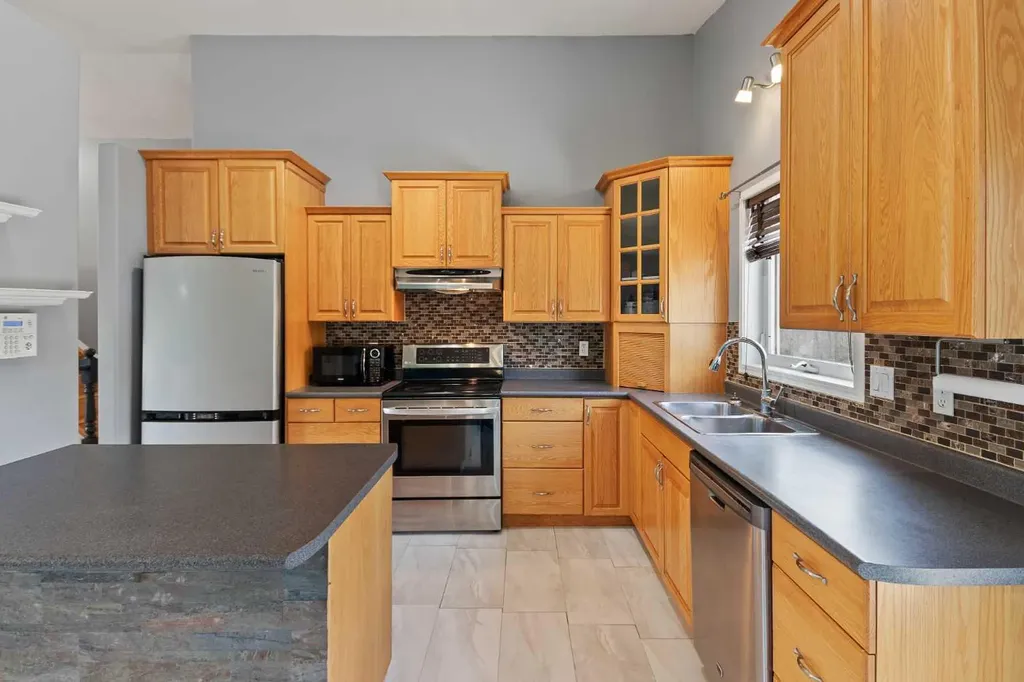 110 Pleasant Drive Paradise Valley AB T0B 3R0