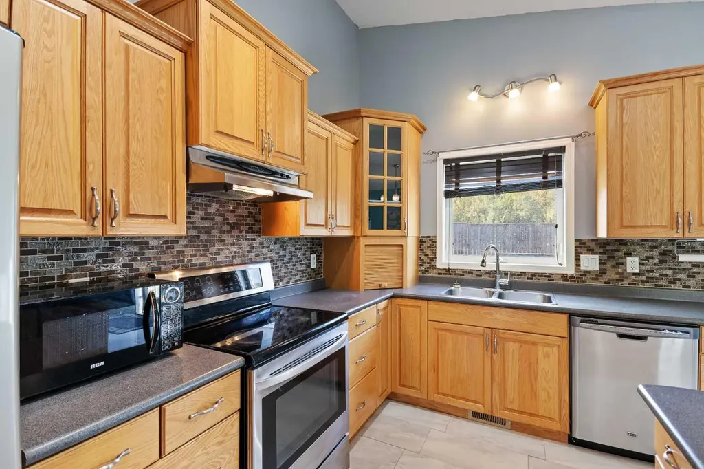 110 Pleasant Drive Paradise Valley AB T0B 3R0