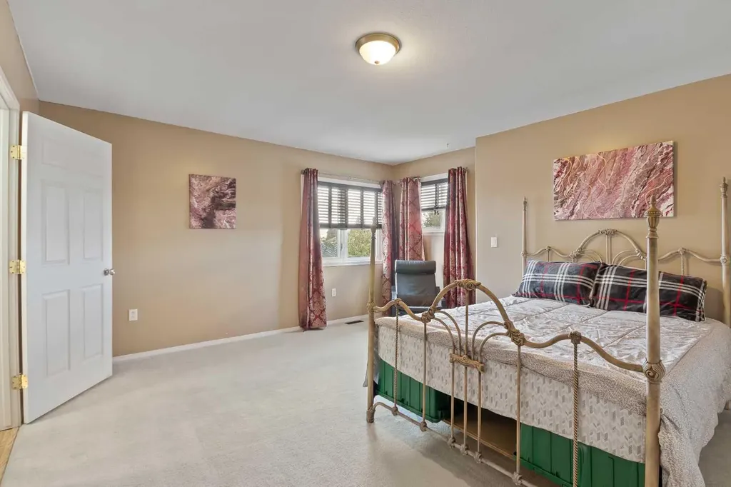 110 Pleasant Drive Paradise Valley AB T0B 3R0