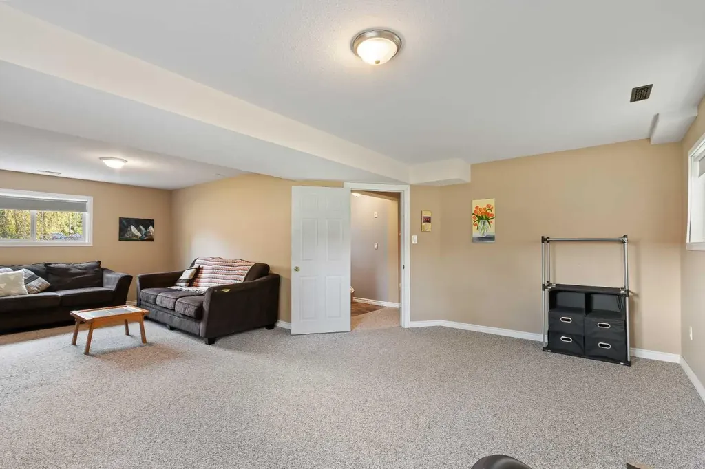 110 Pleasant Drive Paradise Valley AB T0B 3R0
