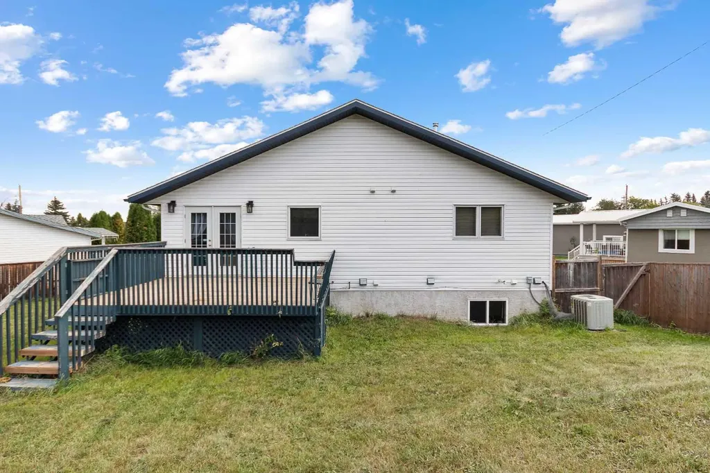 110 Pleasant Drive Paradise Valley AB T0B 3R0