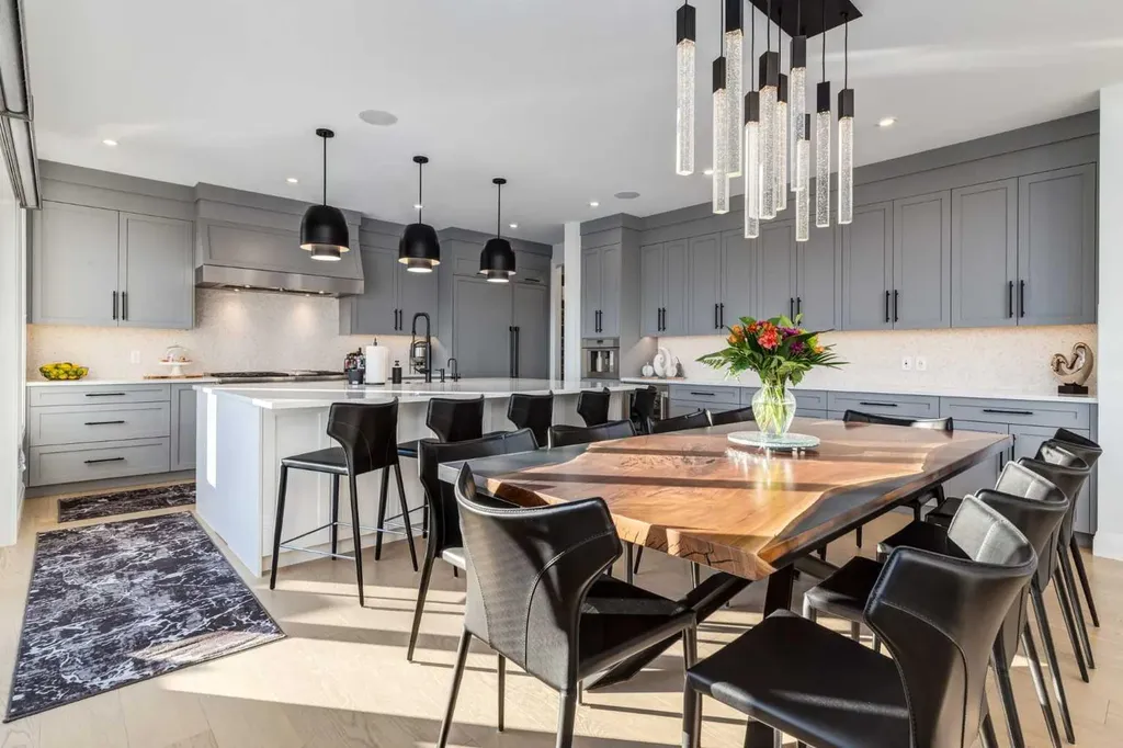 13 Timberline Court SW Calgary AB T3H 6C8