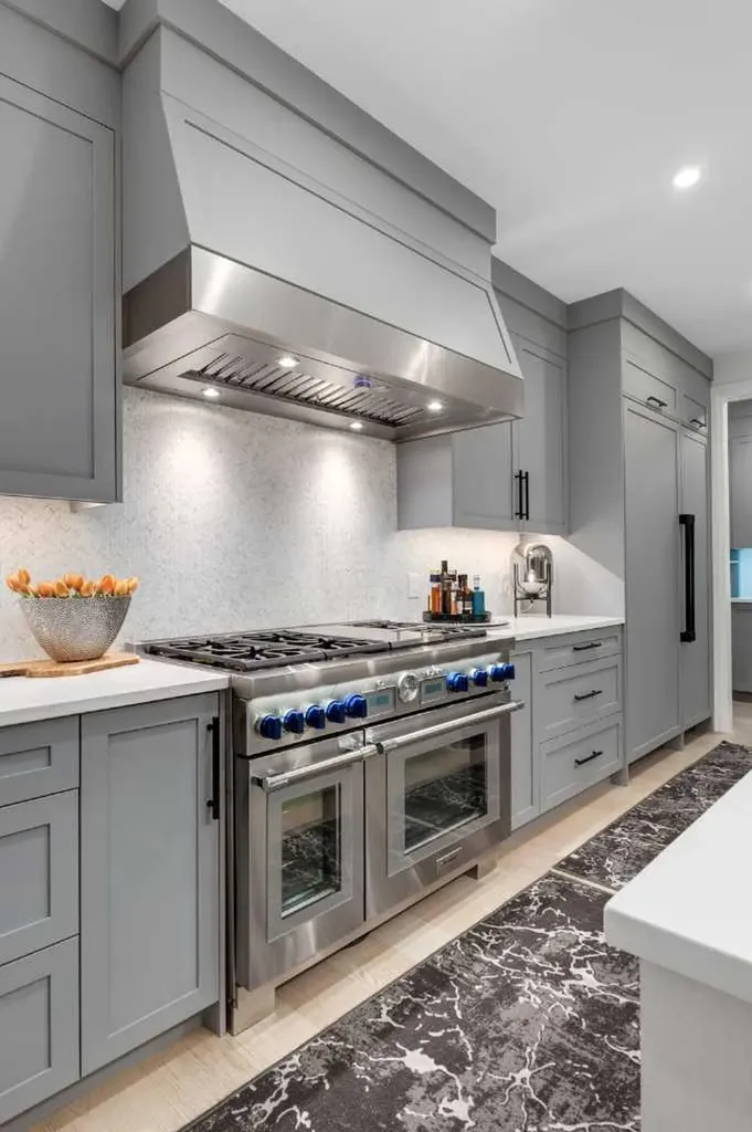 13 Timberline Court SW Calgary AB T3H 6C8