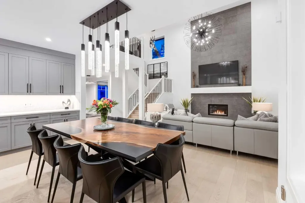 13 Timberline Court SW Calgary AB T3H 6C8
