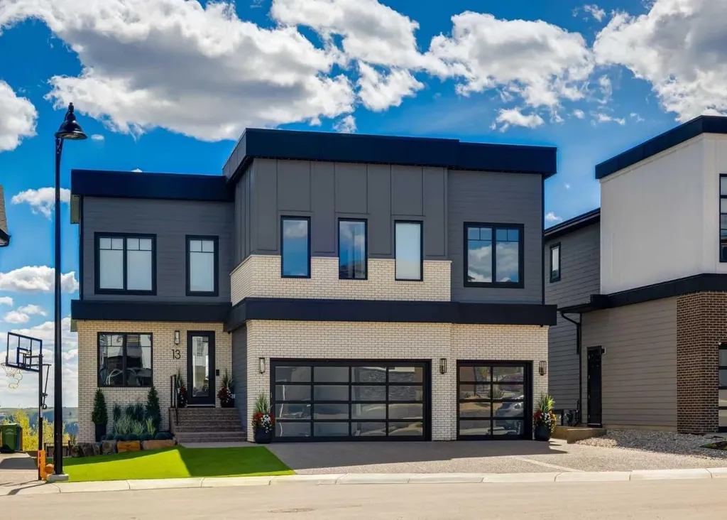 13 Timberline Court SW Calgary AB T3H 6C8