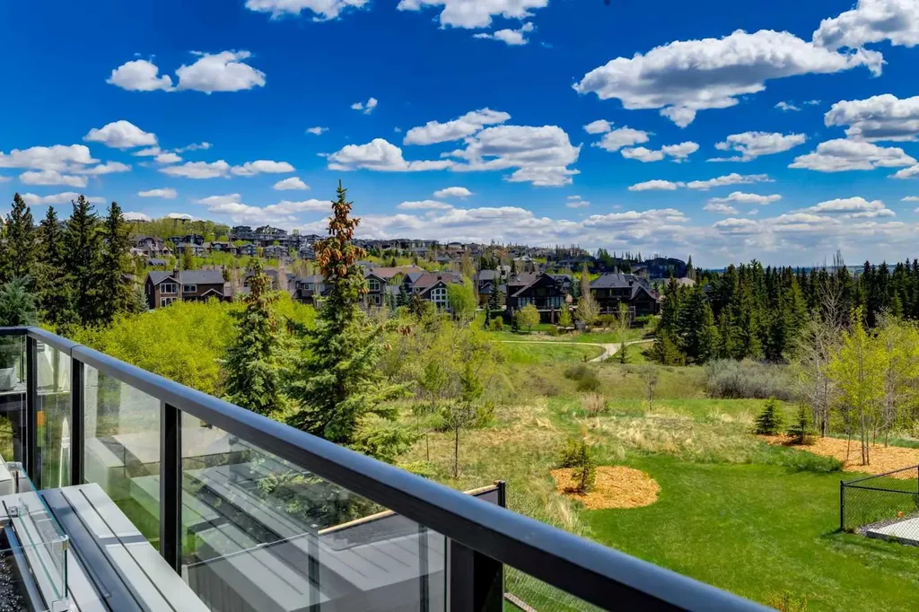 13 Timberline Court SW Calgary AB T3H 6C8