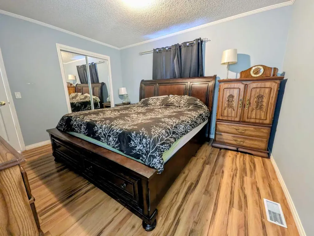 4624 51 Street Rycroft AB T0H3A0