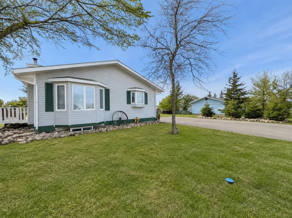 4624 51 Street Rycroft AB T0H3A0